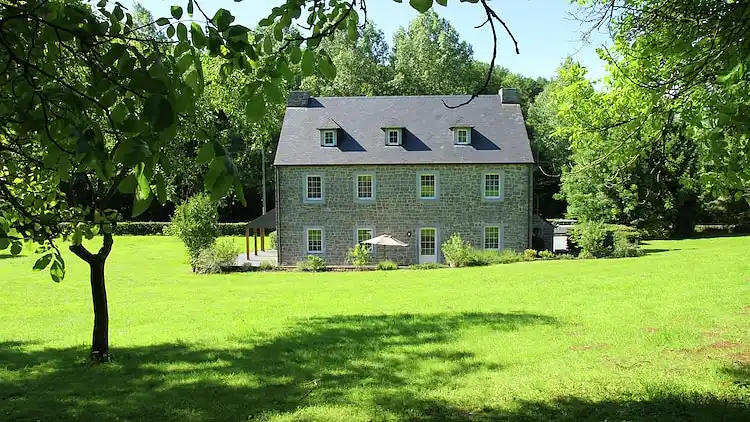 Farm house in Sosoye