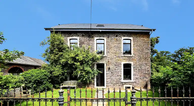Holiday home in Menil