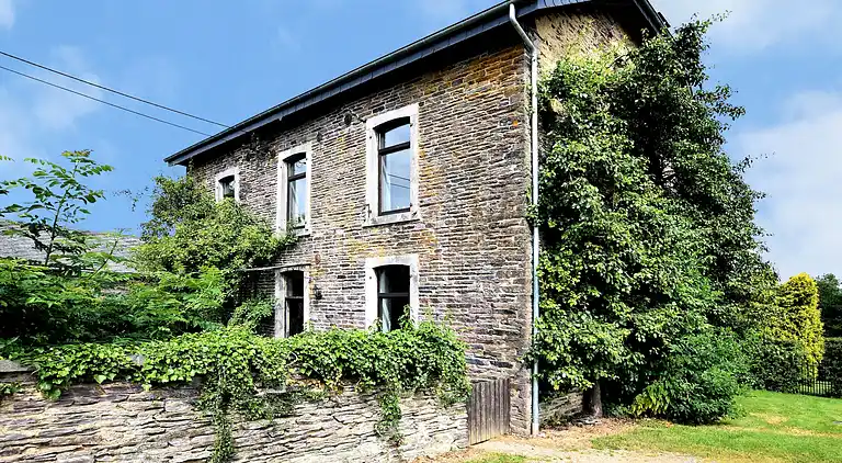 Holiday home in Menil