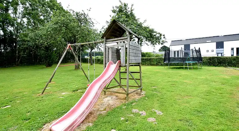 Holiday home in Menil