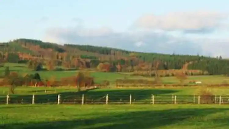Holiday home in Menil
