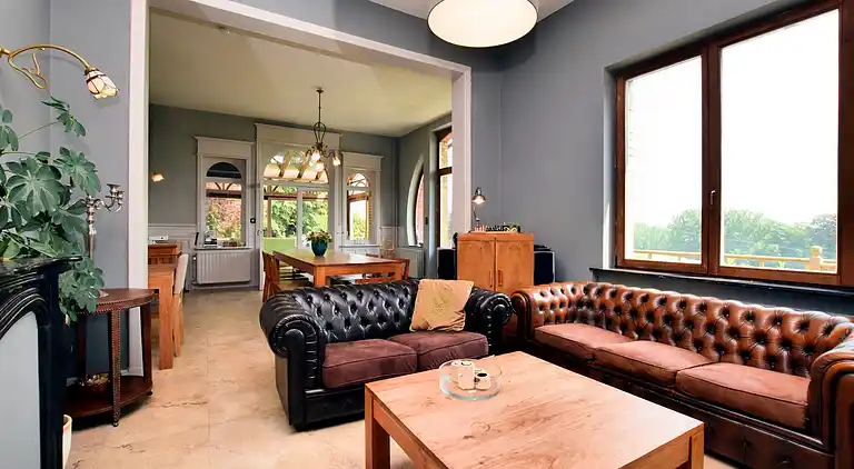 Manor house in Flobecq-Bois