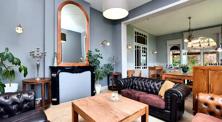 Manor house in Flobecq-Bois