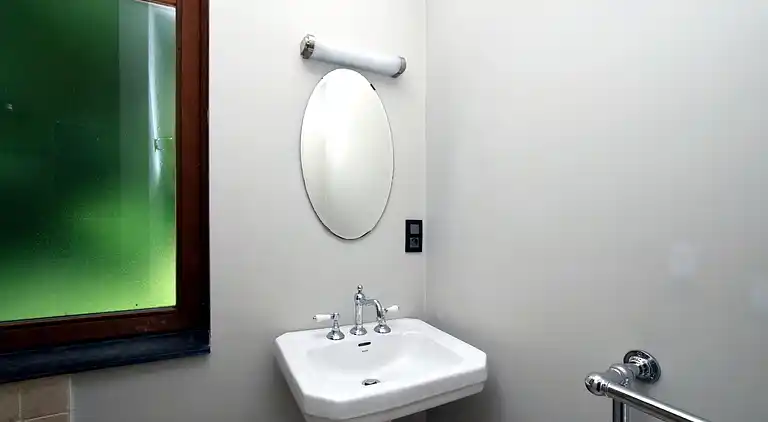 Manor house in Flobecq-Bois