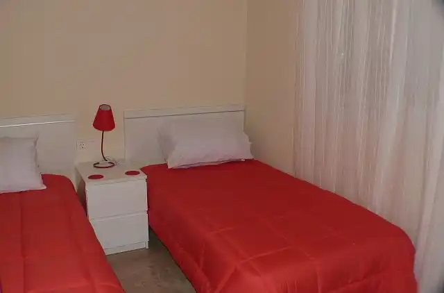 PF08 - 3 bedroom apartment next to the pool