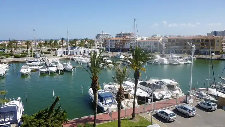 Apartment in Empuriabrava