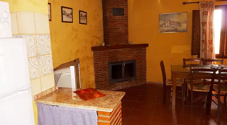 Farm house in Fuentes de Cesna