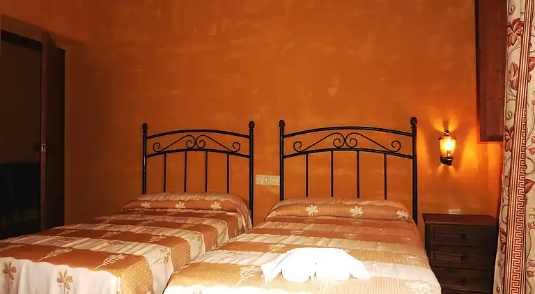 Farm house in Fuentes de Cesna