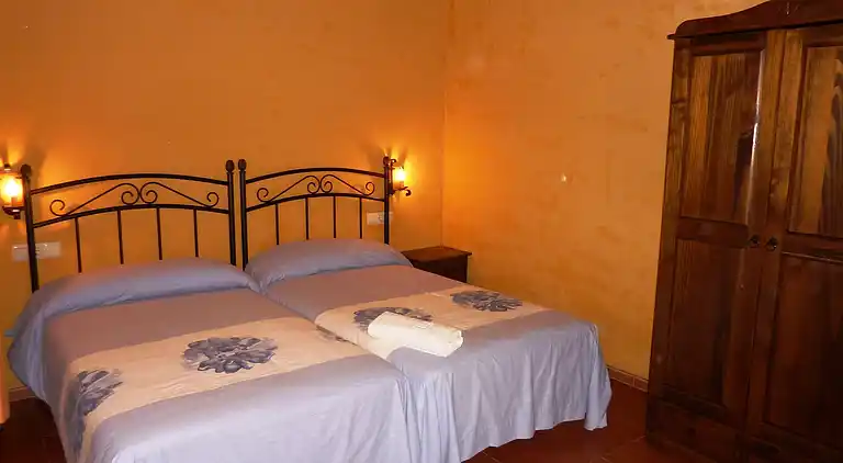 Farm house in Fuentes de Cesna