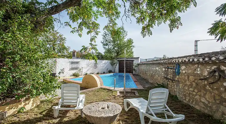 Farm house in Fuentes de Cesna