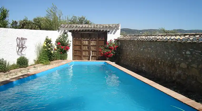 Farm house in Fuentes de Cesna