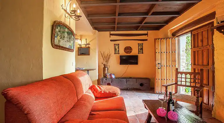 Farm house in Fuentes de Cesna