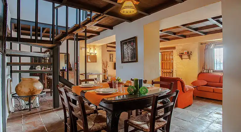 Farm house in Fuentes de Cesna