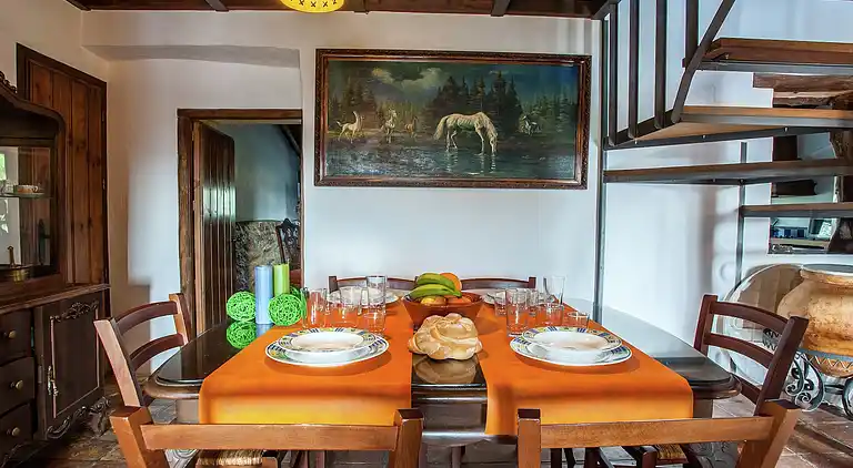 Farm house in Fuentes de Cesna