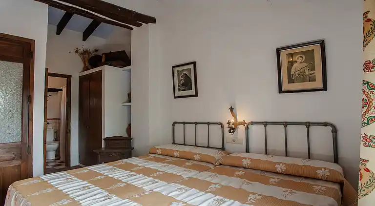 Farm house in Fuentes de Cesna