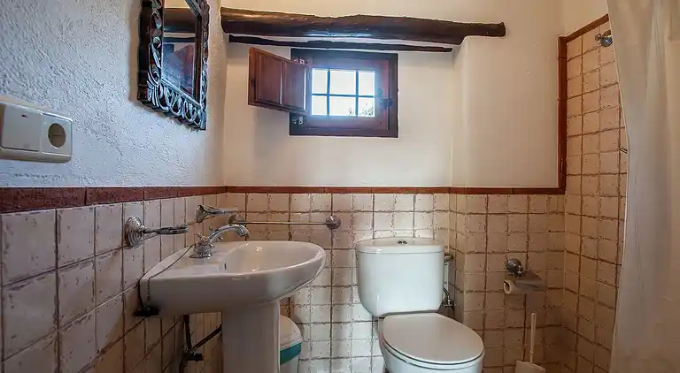 Farm house in Fuentes de Cesna