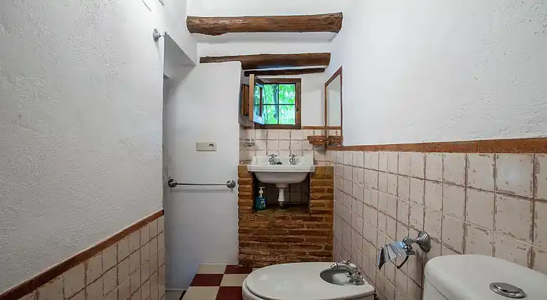 Farm house in Fuentes de Cesna