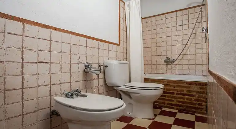 Farm house in Fuentes de Cesna