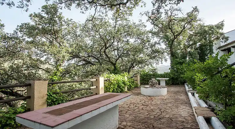 Farm house in Fuentes de Cesna