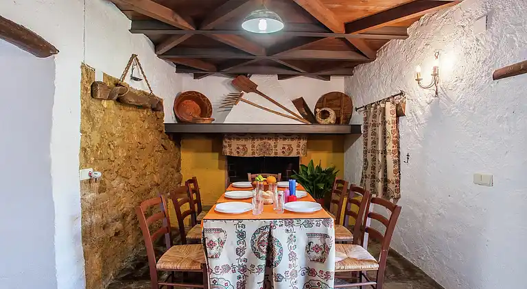 Gårdshus i Fuentes de Cesna