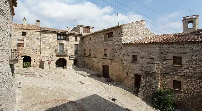 Slot i Montfalcó Murallat