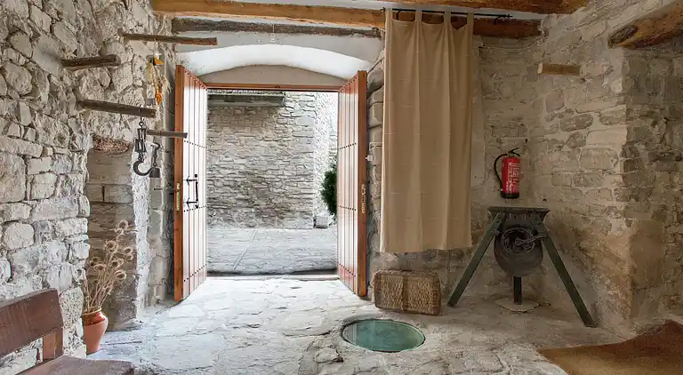 Slot i Montfalcó Murallat