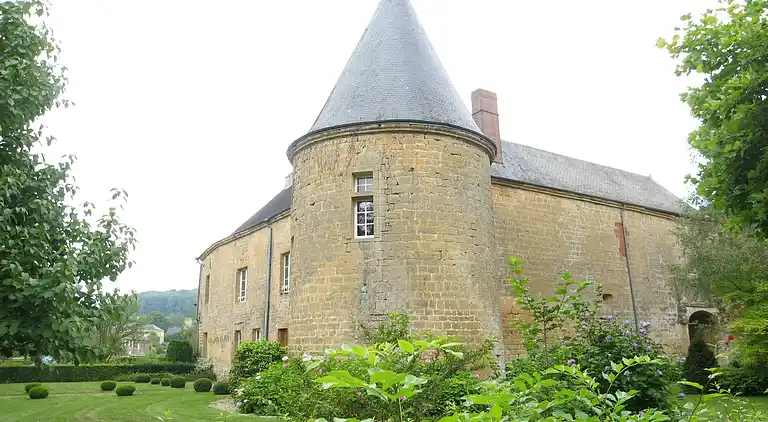 Slot i Signy-l'Abbaye