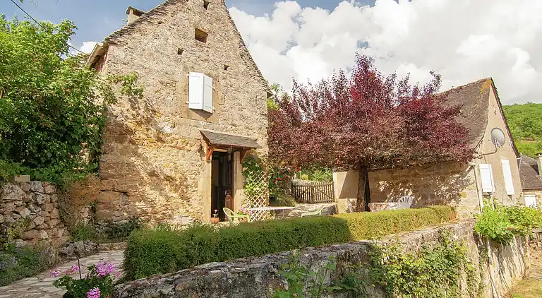 Cottage in Chartrier-Ferrière