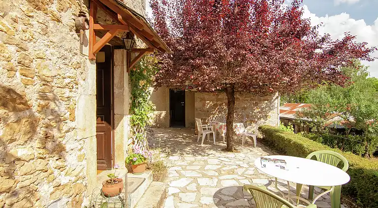 Cottage in Chartrier-Ferrière