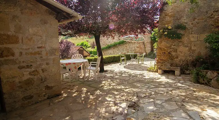 Cottage in Chartrier-Ferrière