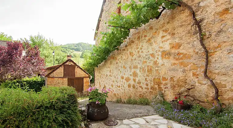 Cottage in Chartrier-Ferrière