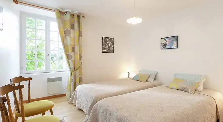 Holiday home in Broons