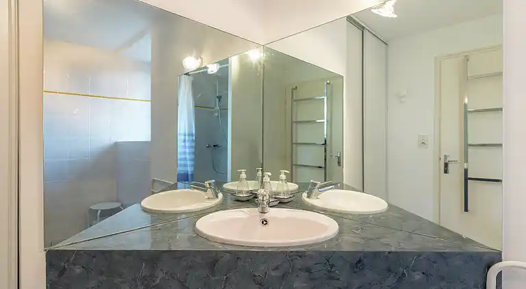 Holiday home in Broons