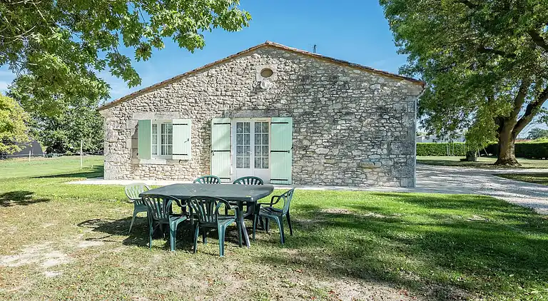 Holiday home in Cours-de-Pile