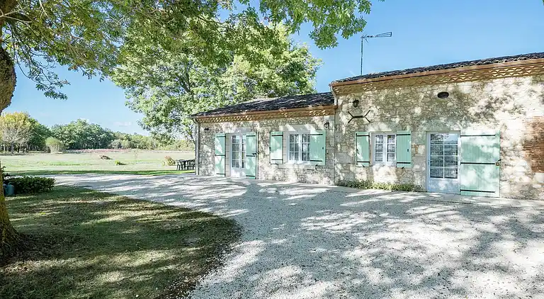 Holiday home in Cours-de-Pile