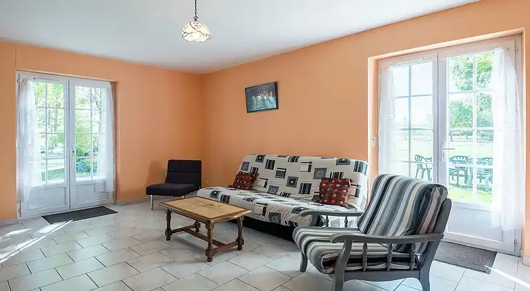 Holiday home in Cours-de-Pile