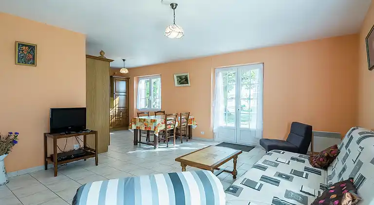 Holiday home in Cours-de-Pile