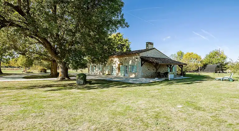Holiday home in Cours-de-Pile