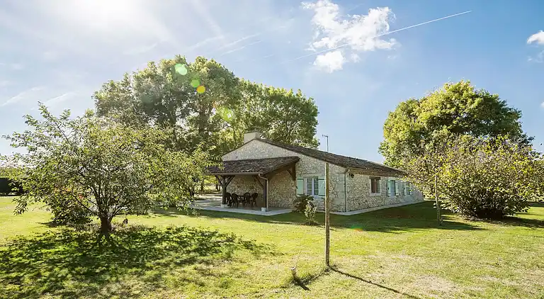 Holiday home in Cours-de-Pile