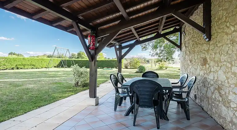 Holiday home in Cours-de-Pile