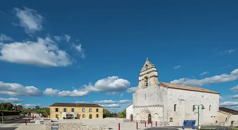Holiday home in Cours-de-Pile