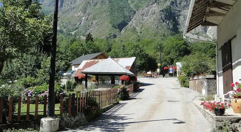 Cottage in Le Bourg-d'Oisans