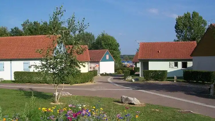 Sommerhus i Saint-Remy-en-Bouzemont-Saint-Genest-et-Isson