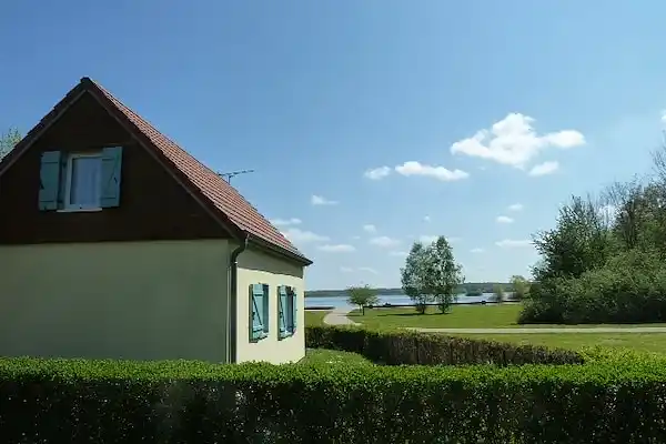 Sommerhus i Saint-Remy-en-Bouzemont-Saint-Genest-et-Isson