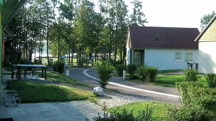 Sommerhus i Saint-Remy-en-Bouzemont-Saint-Genest-et-Isson