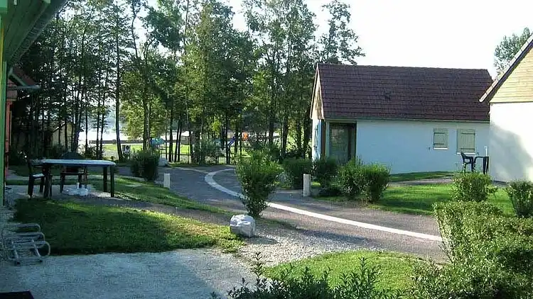 Sommerhus i Saint-Remy-en-Bouzemont-Saint-Genest-et-Isson