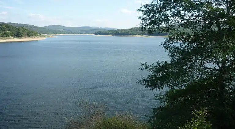 Sommerhus i Château-Chinon(Ville)