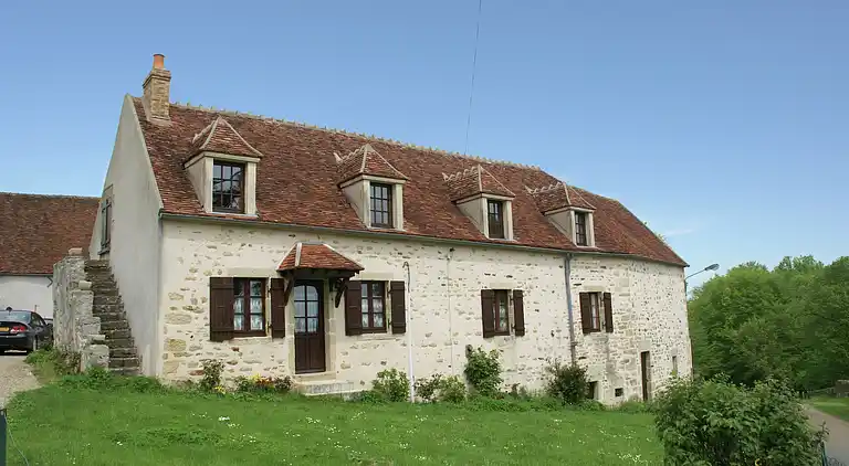 Holiday home in Saint-Révérien