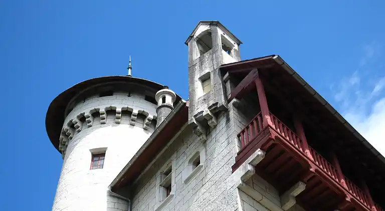 Castle in Serrières-en-Chautagne