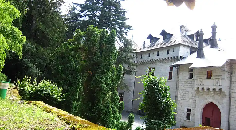 Castle in Serrières-en-Chautagne